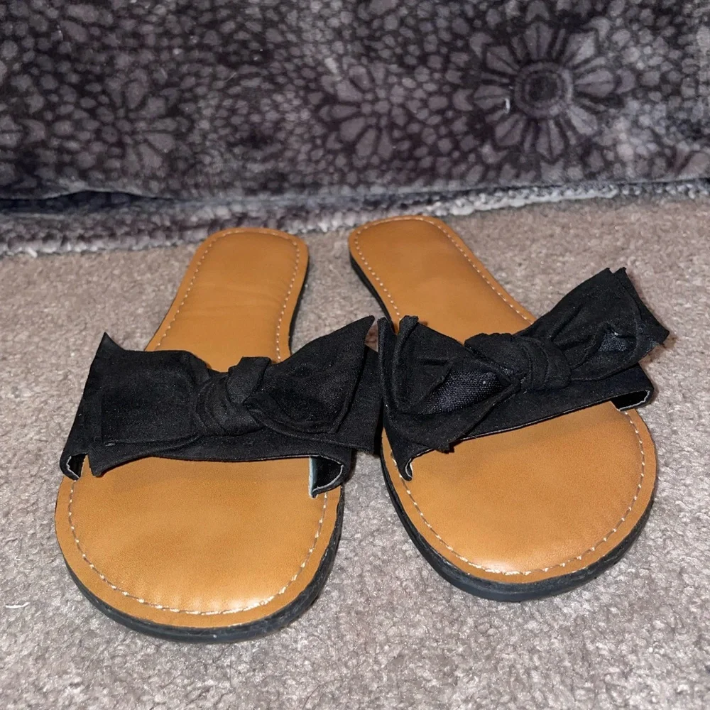 Sandals - Picture 2 of 3